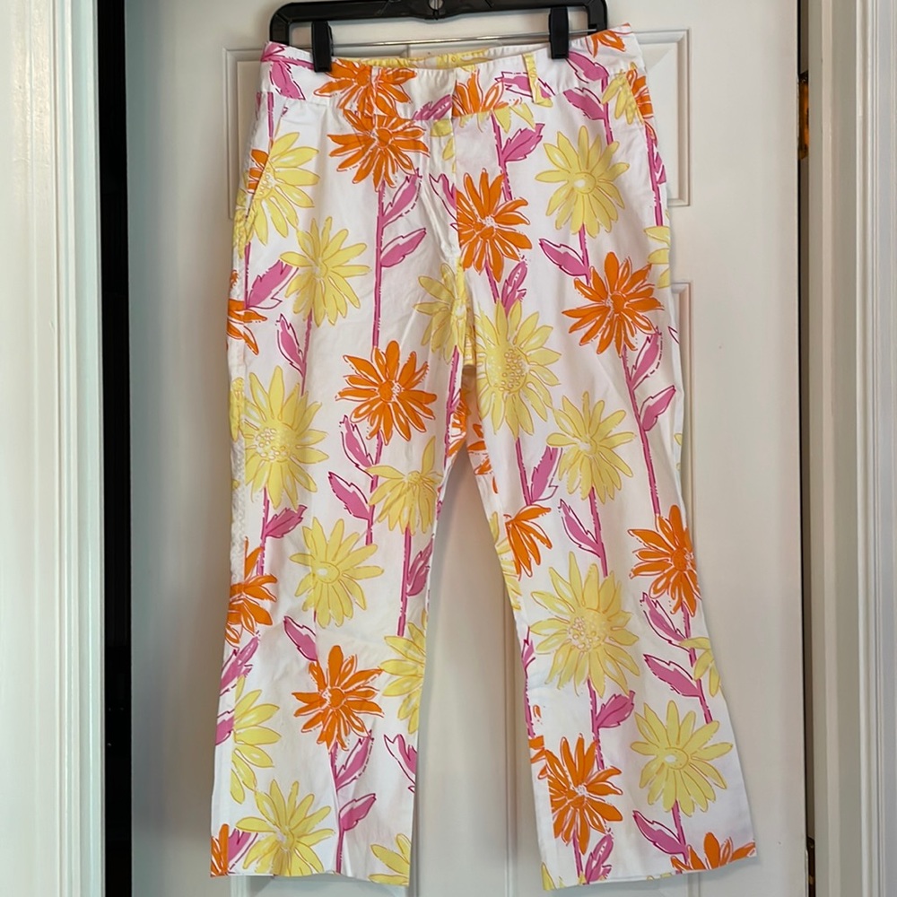 Lilly Pulitzer flower print capris size 10